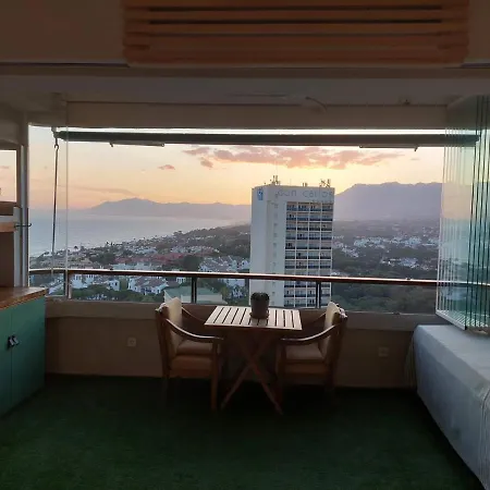 Vistas Al Mar Del Apartamento Marbella
